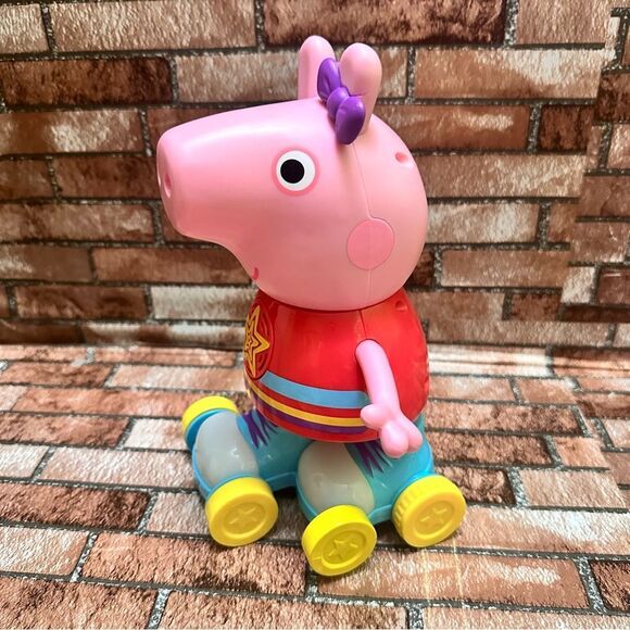 Peppa Pig Disco Roller Skating lights up - Picture 5 of 7